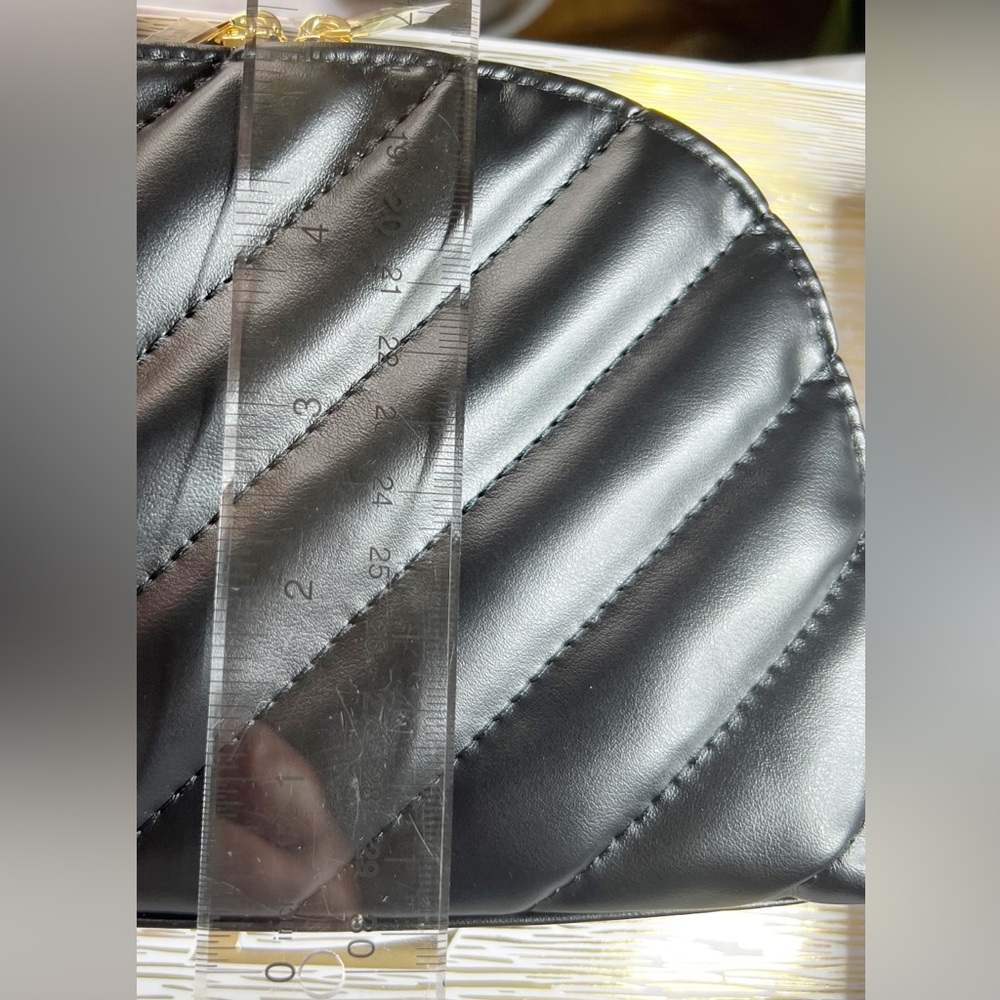 YSL♥️Original 3 Pc Set, Eau de Parfume, Necessaire Bag And Storage Box - Picture 16 of 16